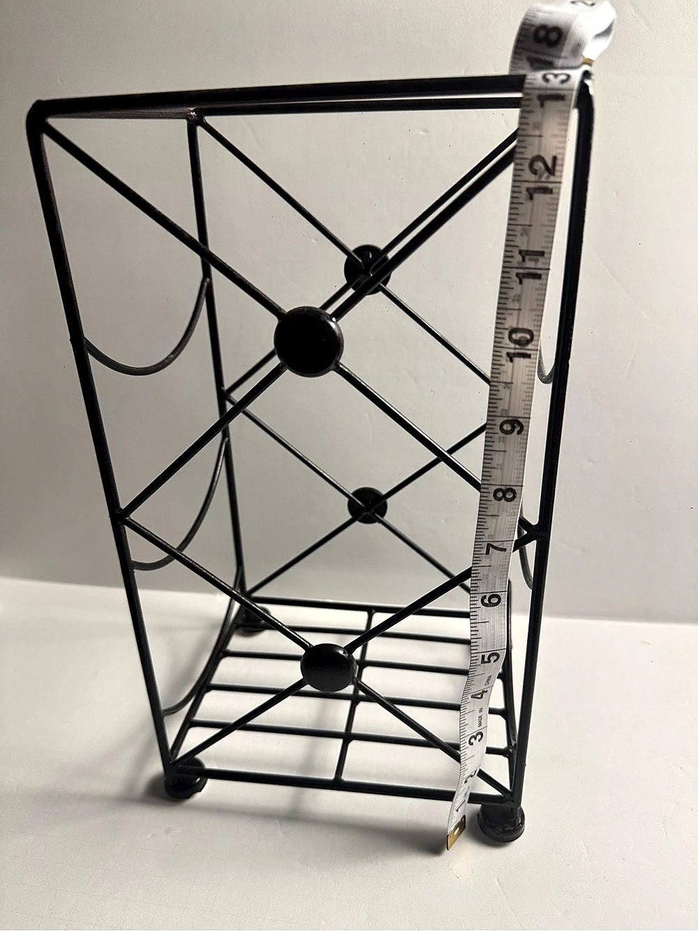 Black Geometric Metal Two Wine Bottles Storage Rack